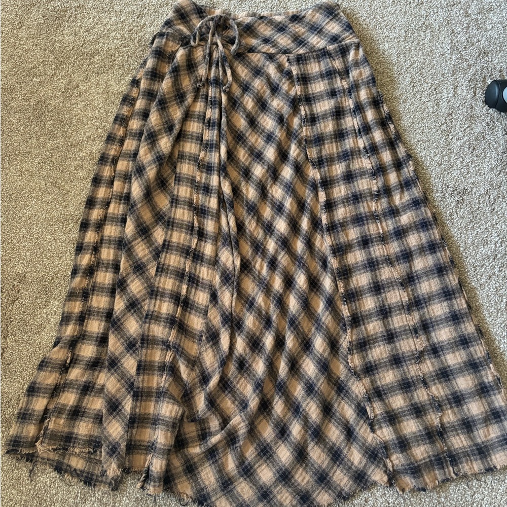 Gorgeous flowy skirt!